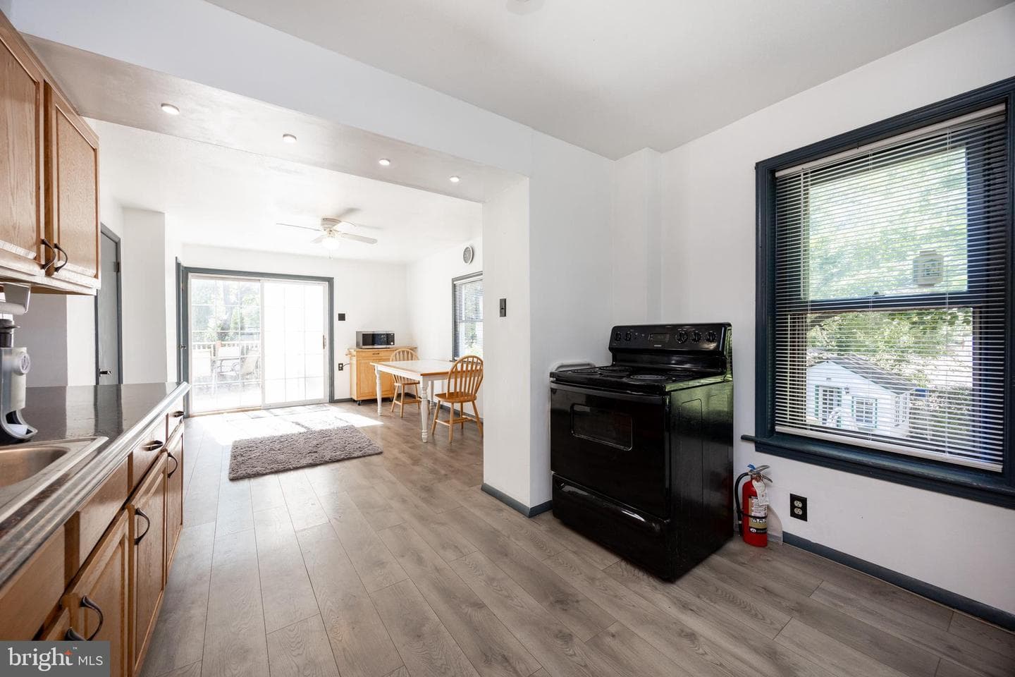 1084 Center Avenue photo 10