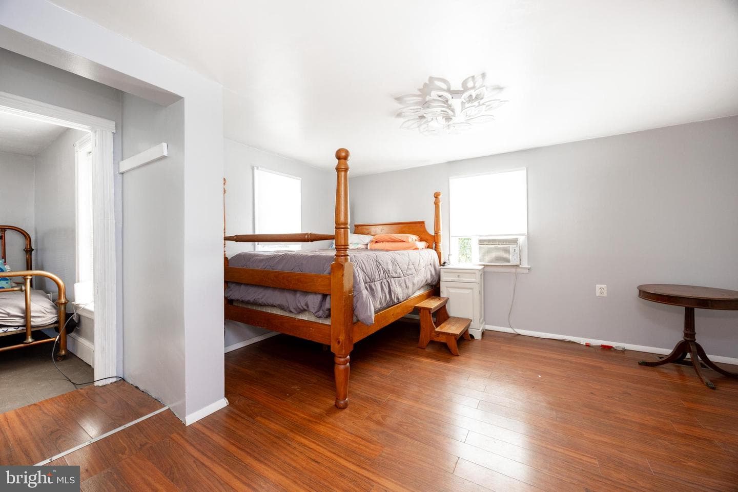 1084 Center Avenue photo 14