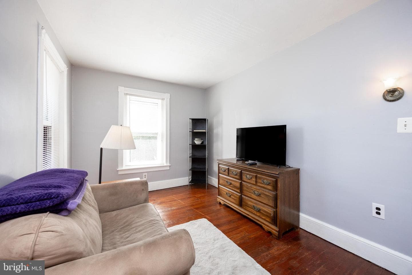 1084 Center Avenue photo 19
