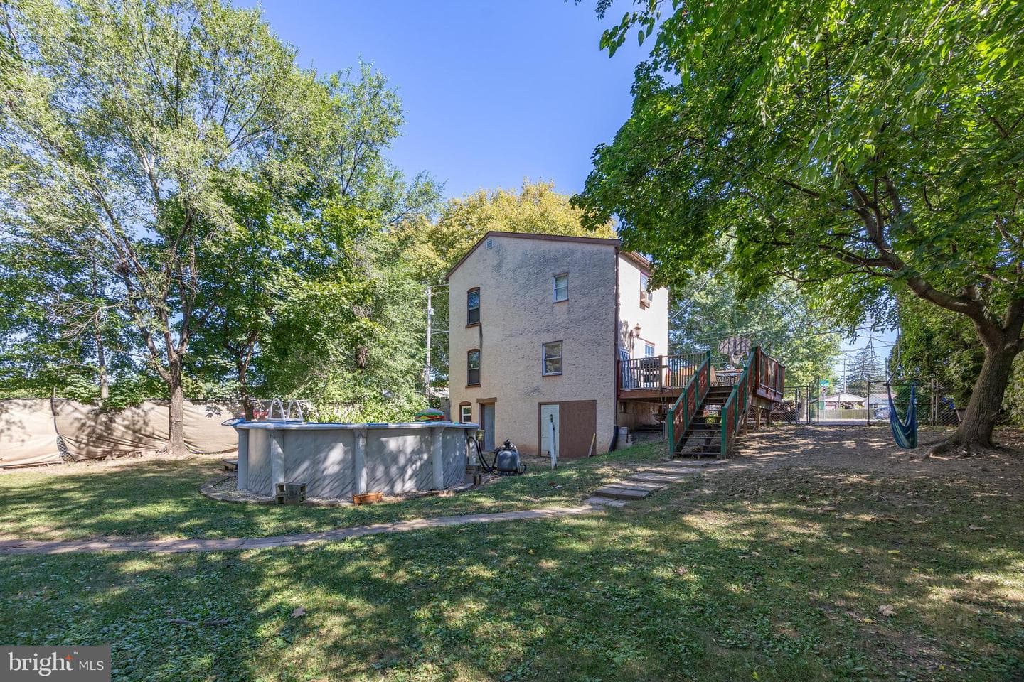 1084 Center Avenue photo 31
