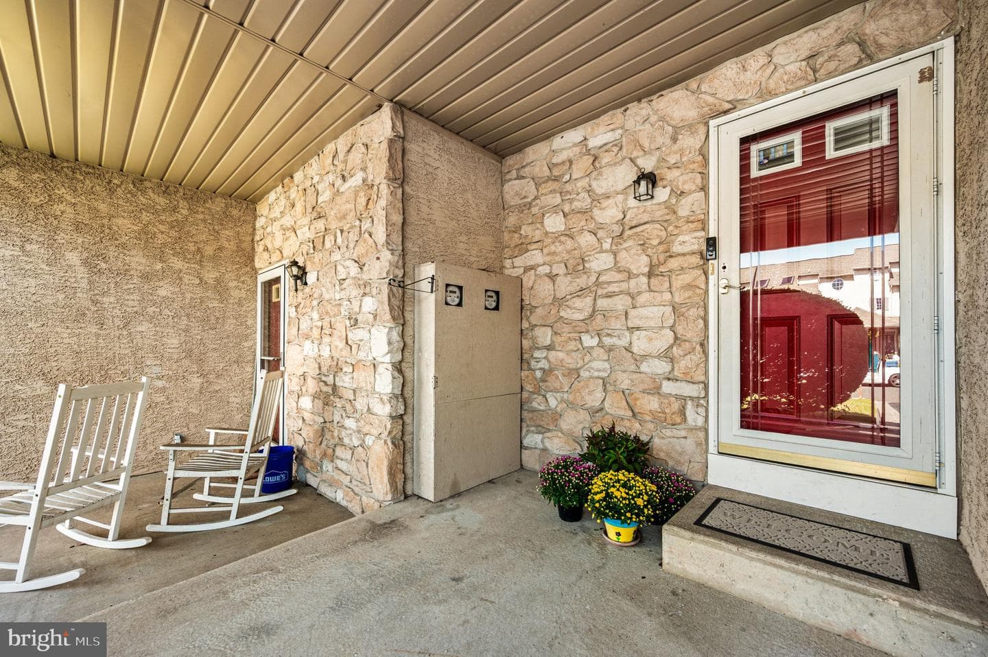 218 Parkview Drive photo 2