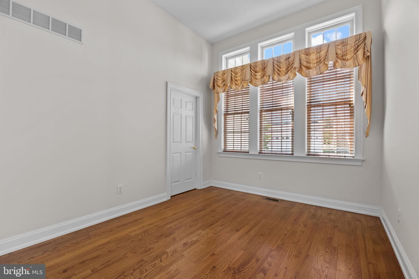 3541 Reading Way photo 26