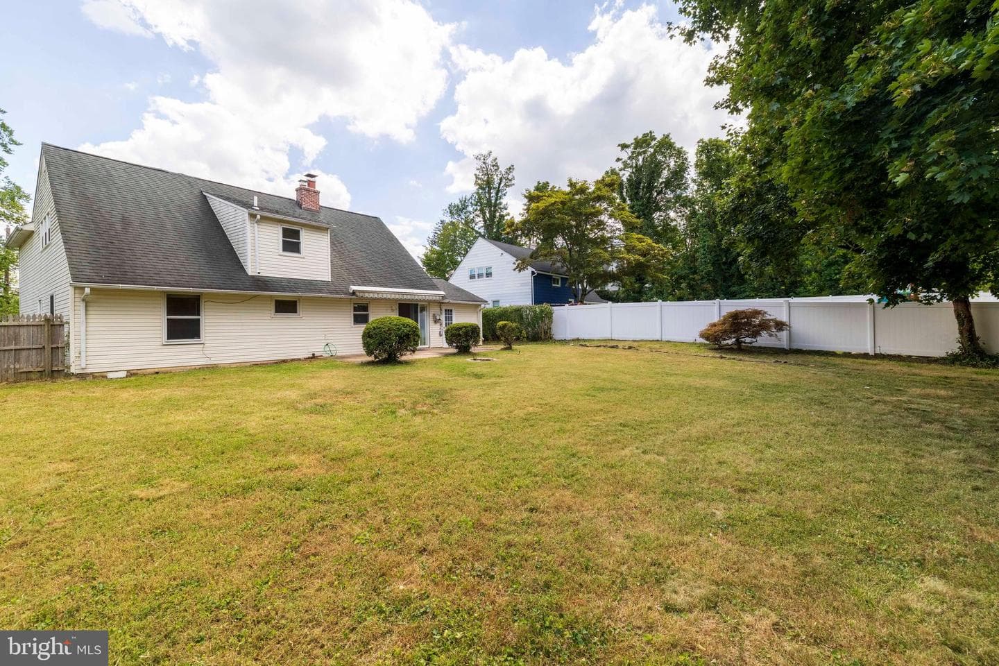 1513 E Willow Grove Avenue photo 2