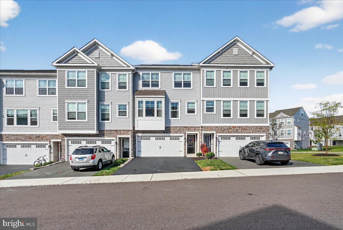 169 Larrabee Way photo 3