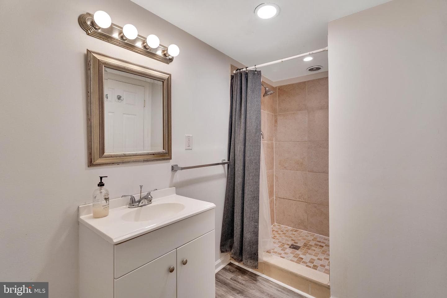 506 Dogwood Lane photo 32