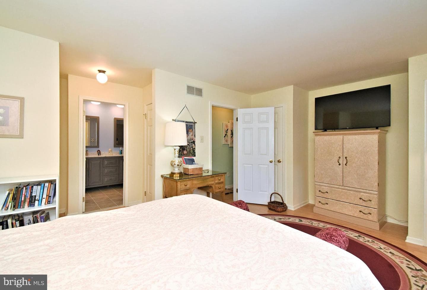 201 Beacon Court photo 22