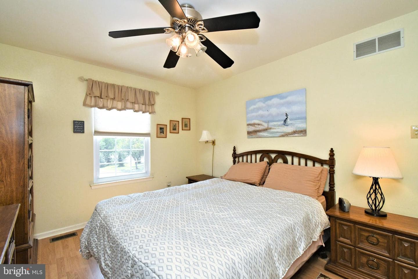 201 Beacon Court photo 28