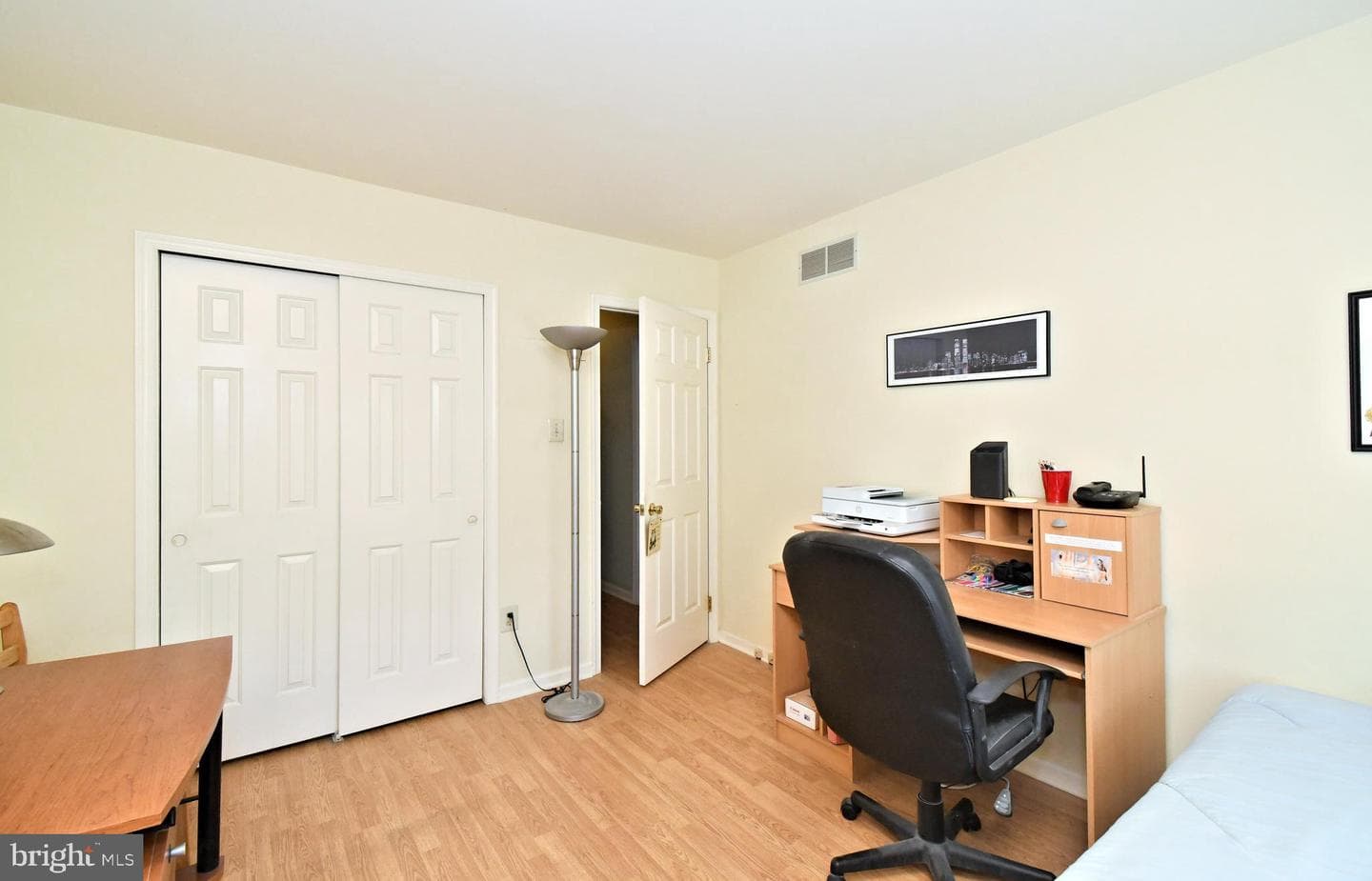 201 Beacon Court photo 32