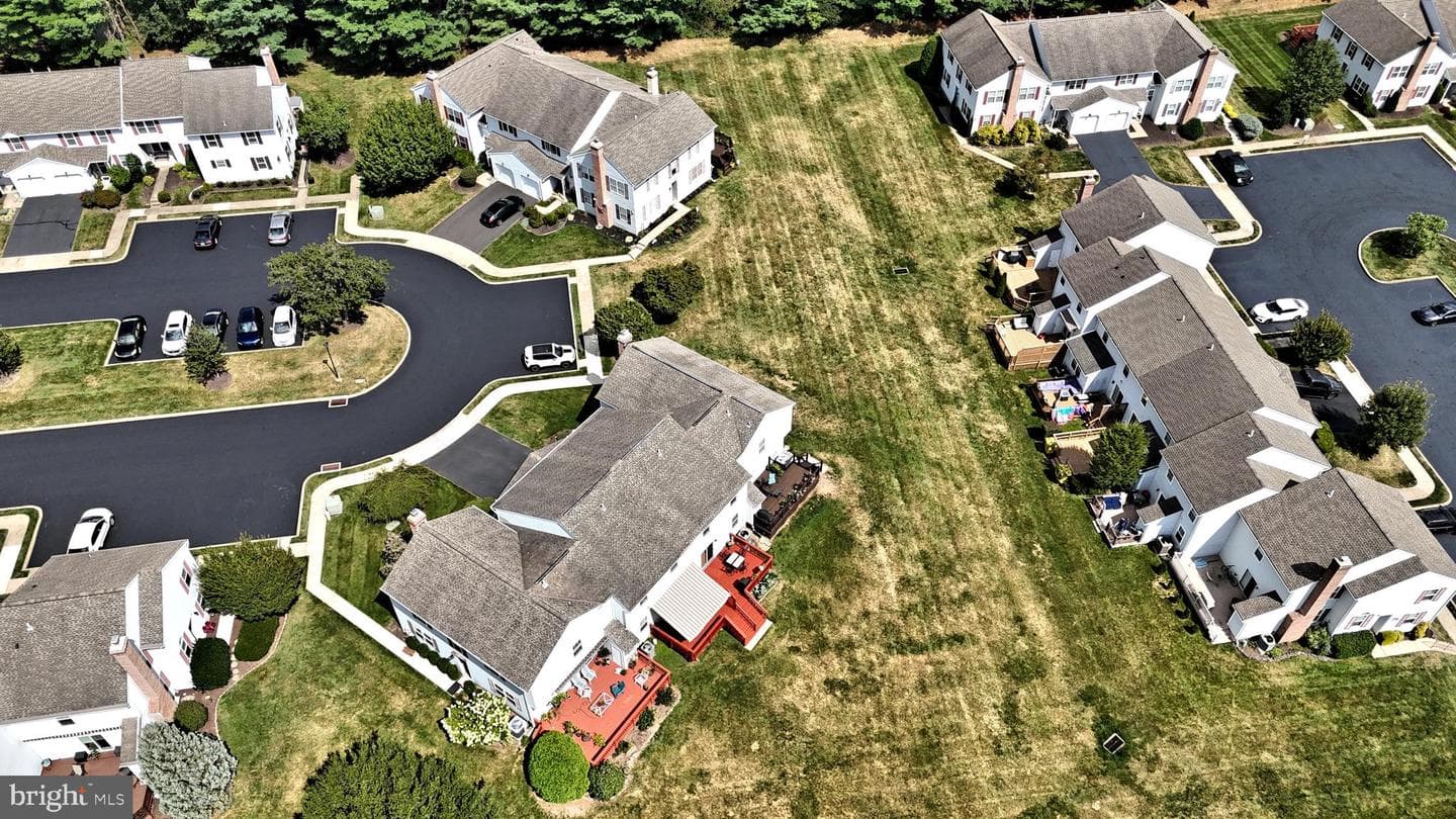 201 Beacon Court photo 46