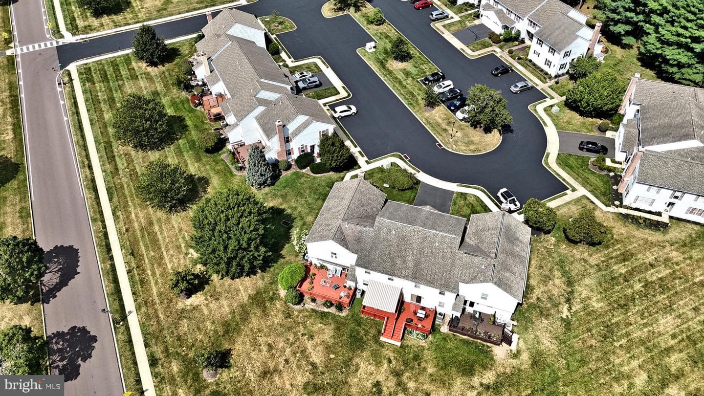 201 Beacon Court photo 47