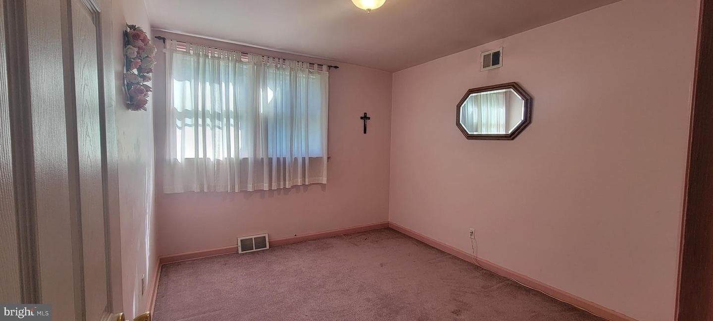 111 Lafayette Road photo 13