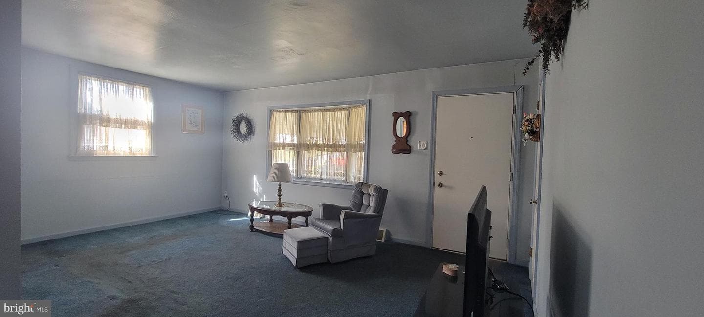 111 Lafayette Road photo 4