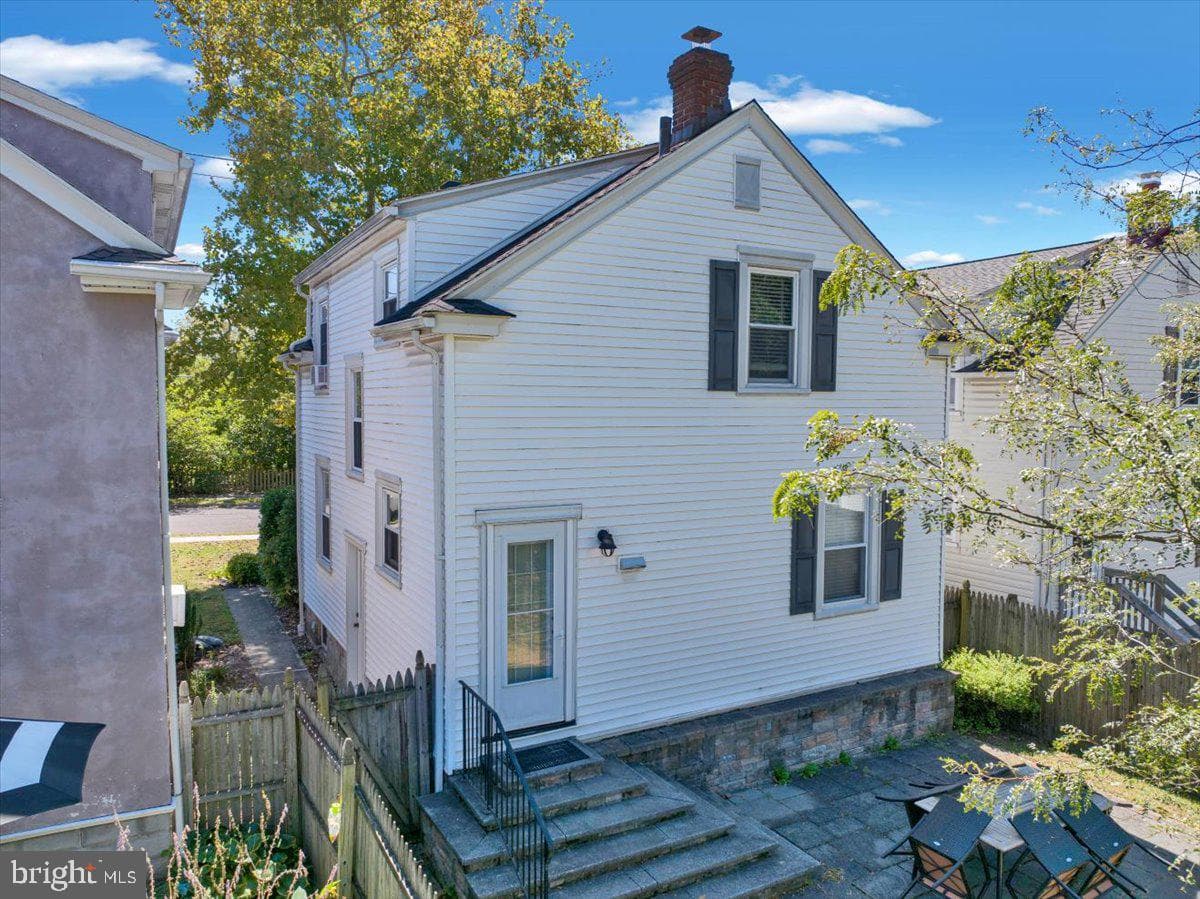 813 N Franklin Street photo 43