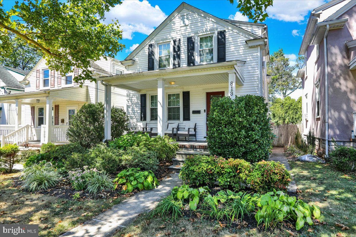 813 N Franklin Street photo 5