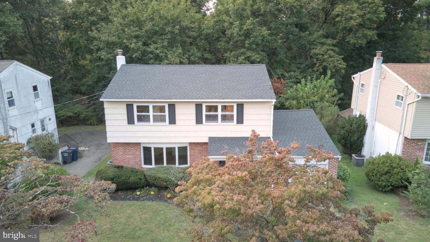 221 Belmont Avenue photo 2