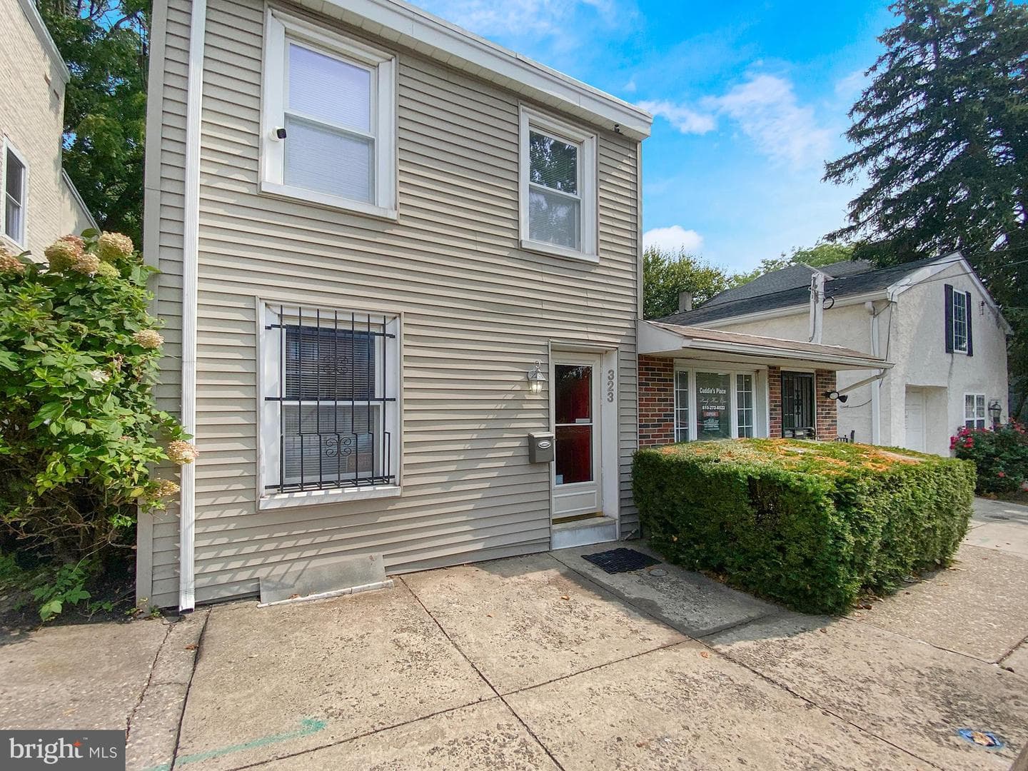 323 E Basin Street photo 1