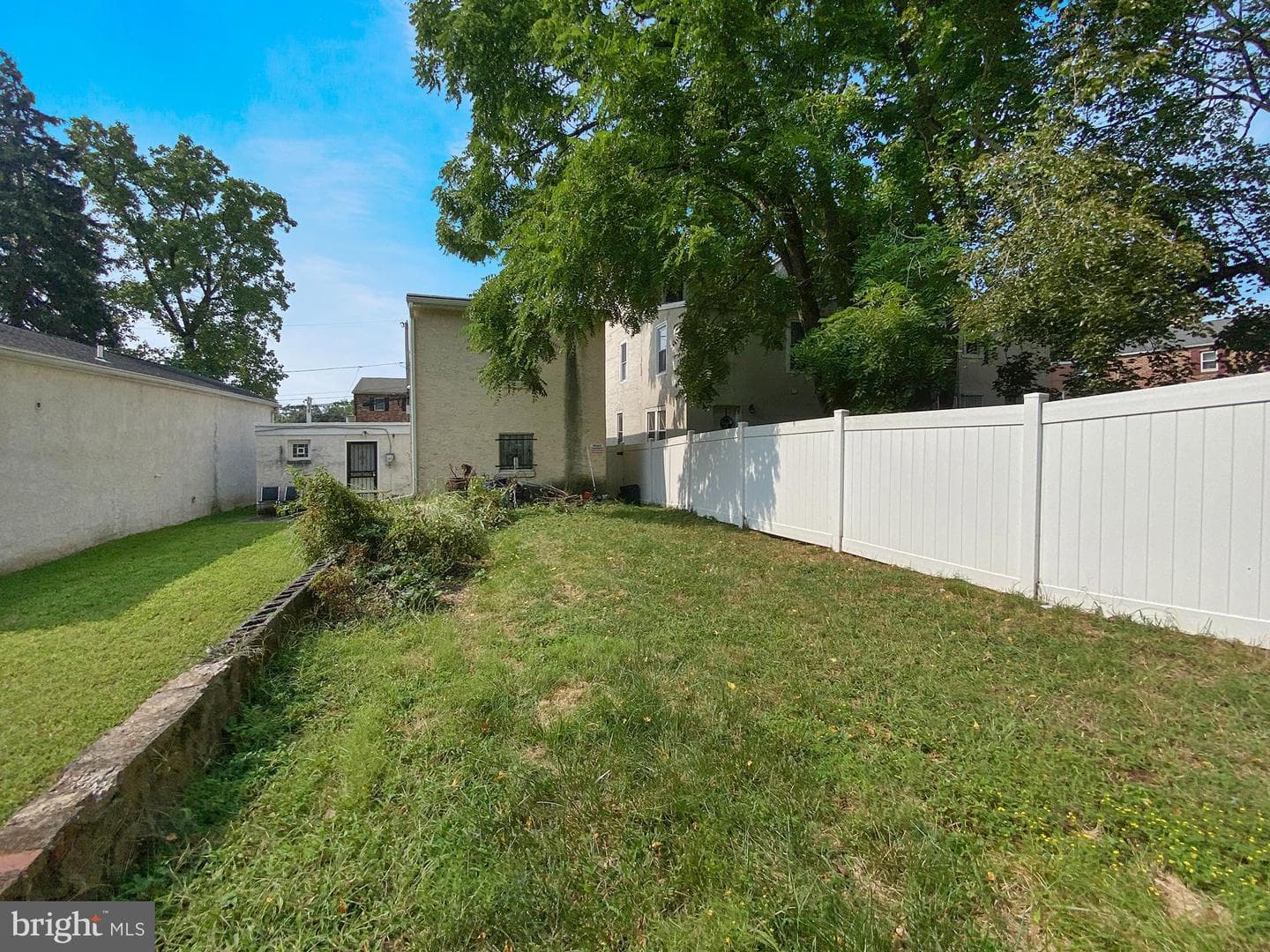 323 E Basin Street photo 20