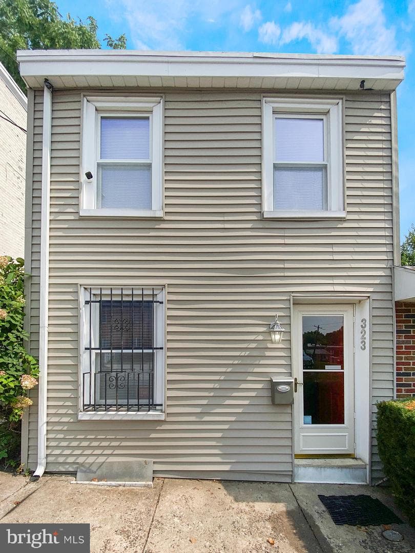 323 E Basin Street photo 24