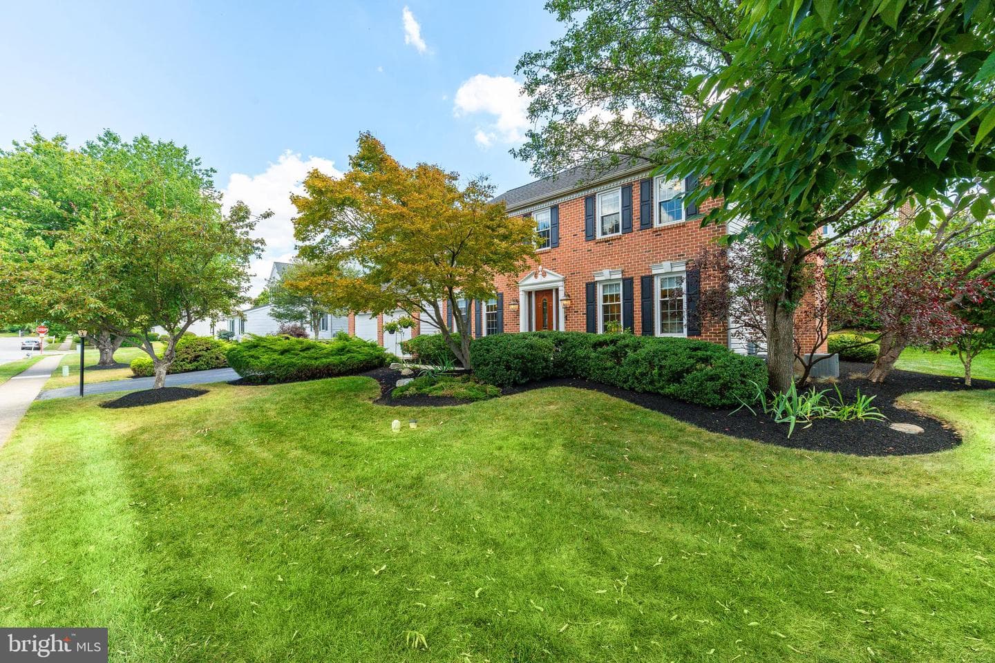 121 Scarlet Drive photo 2