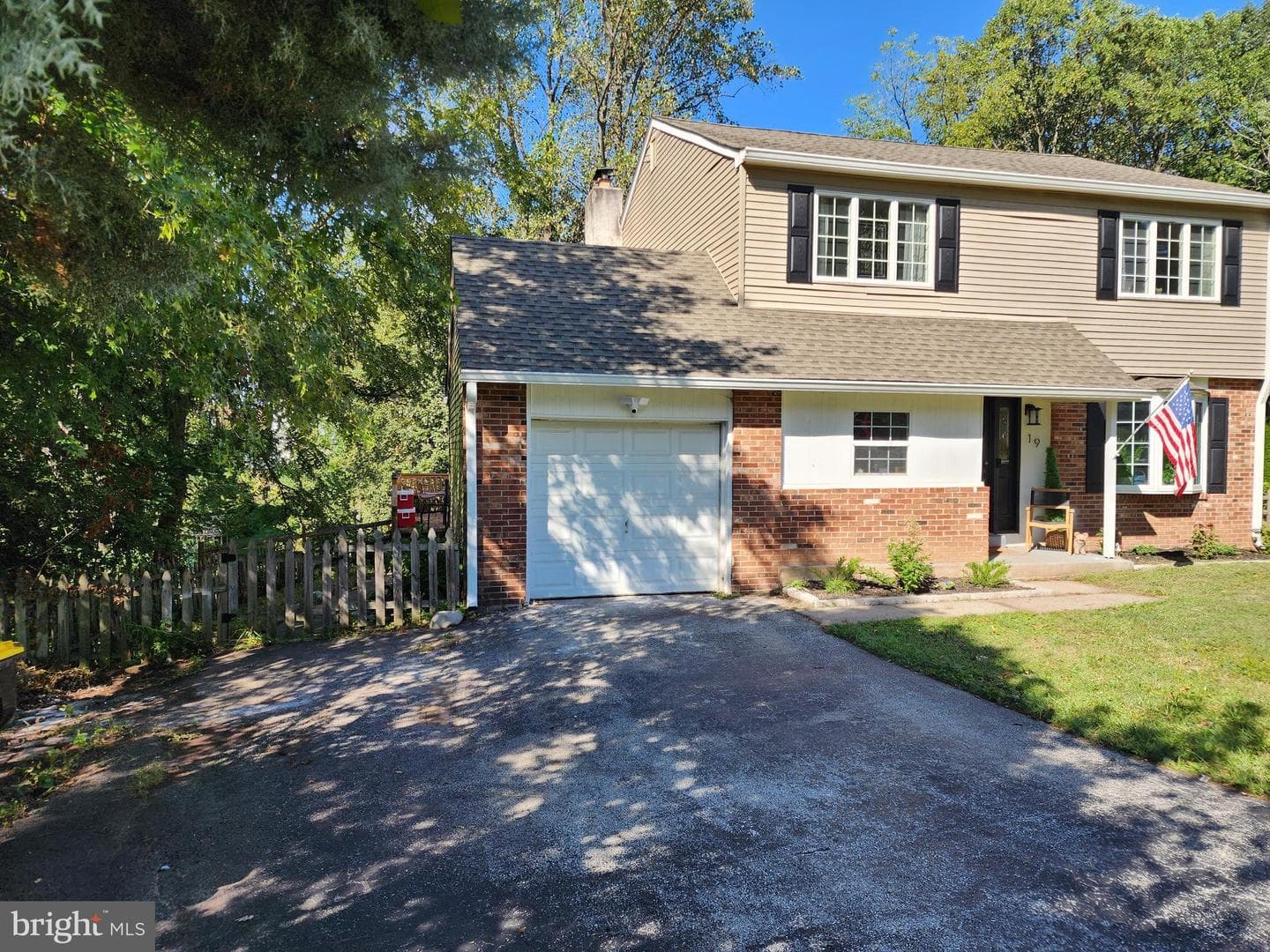 19 Iroquois Drive photo 3