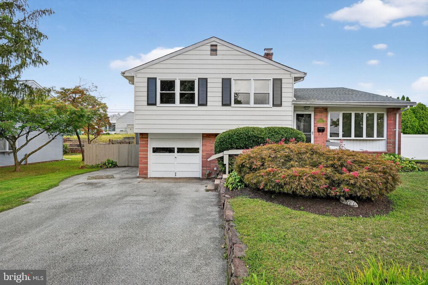 113 E Valley Creek Road photo 1