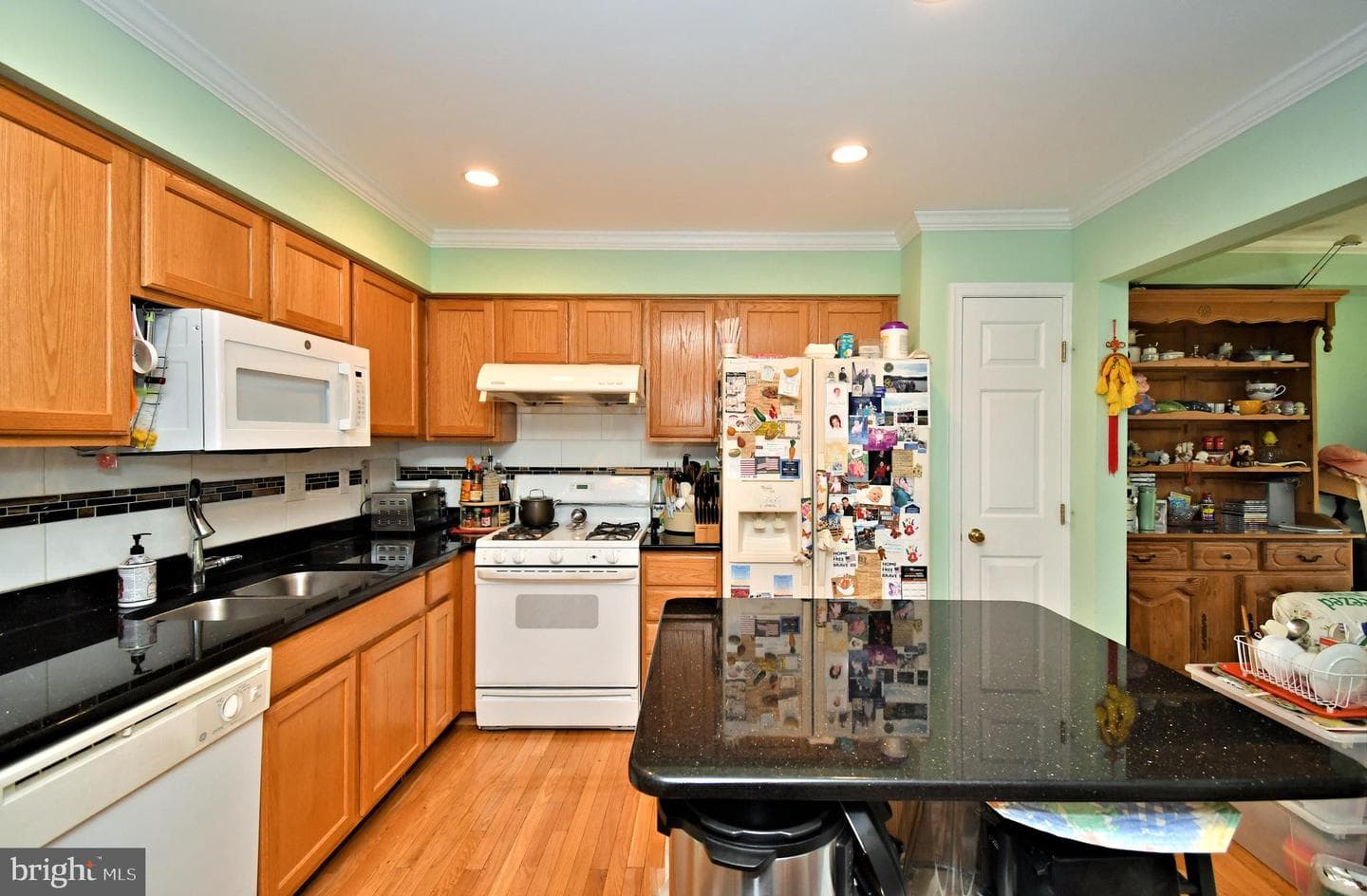 200 Anthony Court photo 11