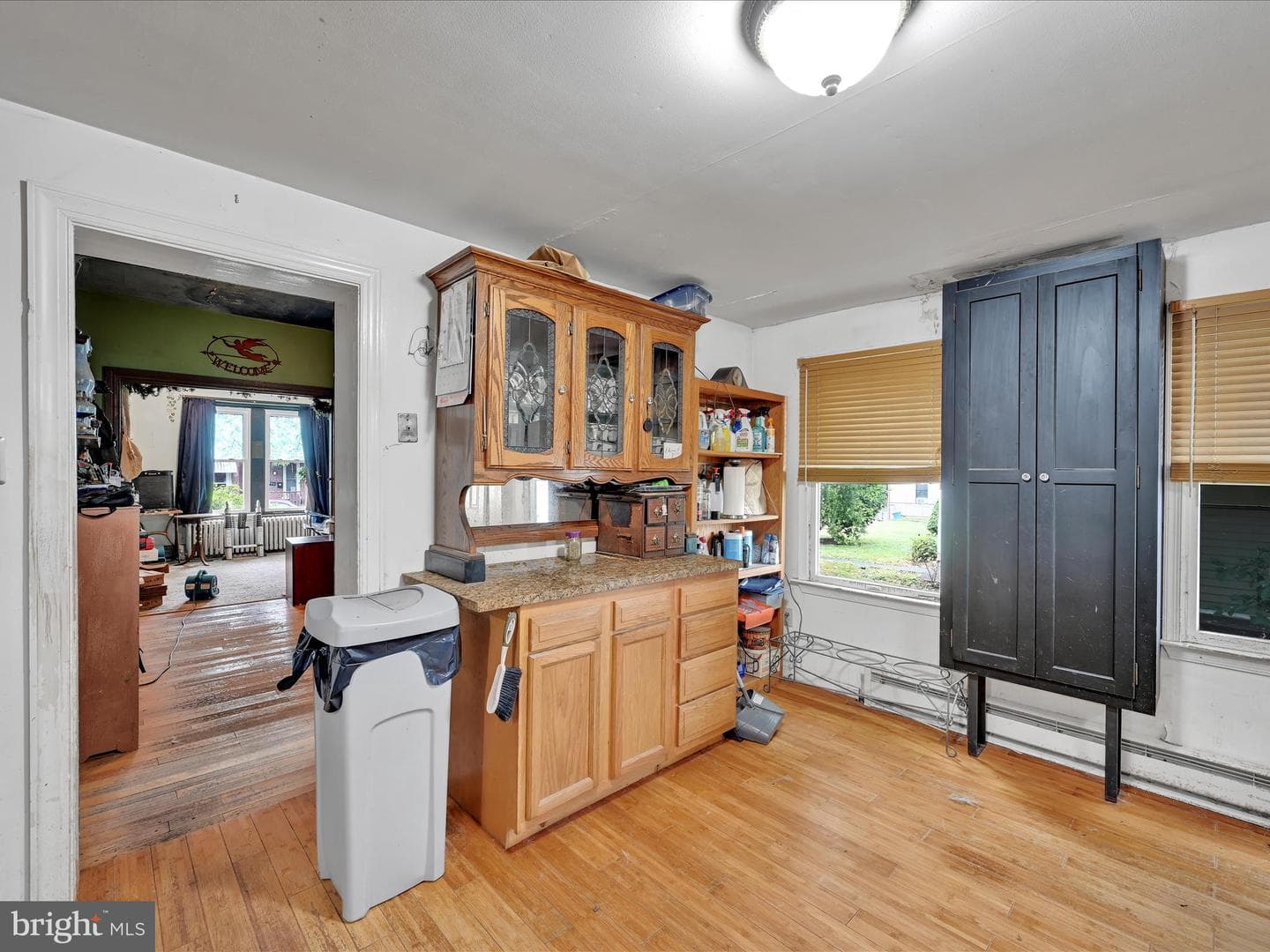 941 Queen Street photo 14
