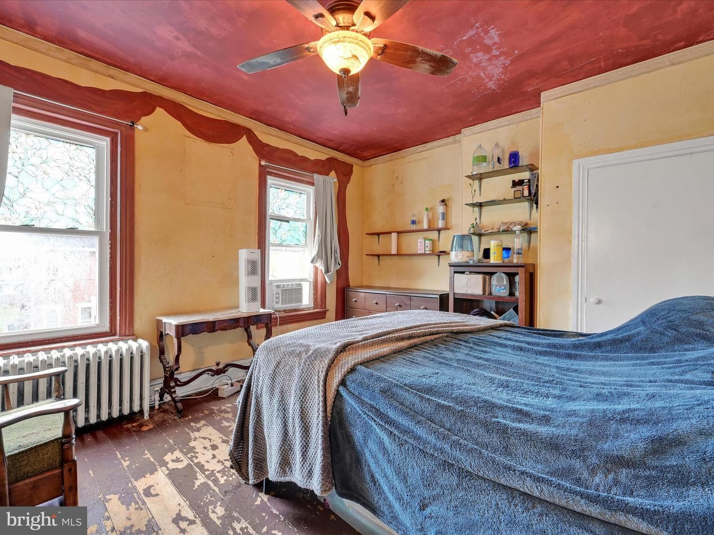 941 Queen Street photo 16