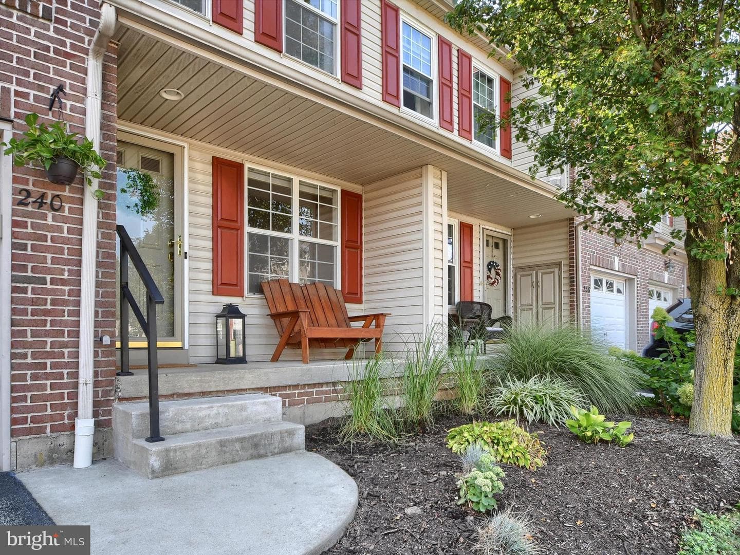 240 Larkspur Lane photo 2