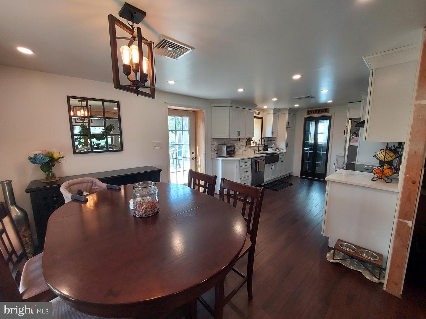 55 Sunset Road photo 8