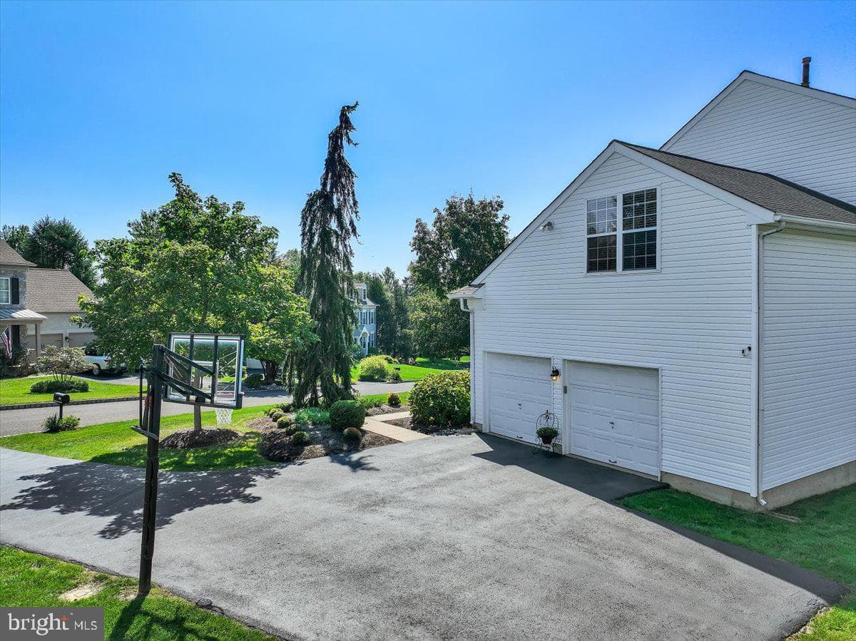 624 Chatsworth Drive photo 42