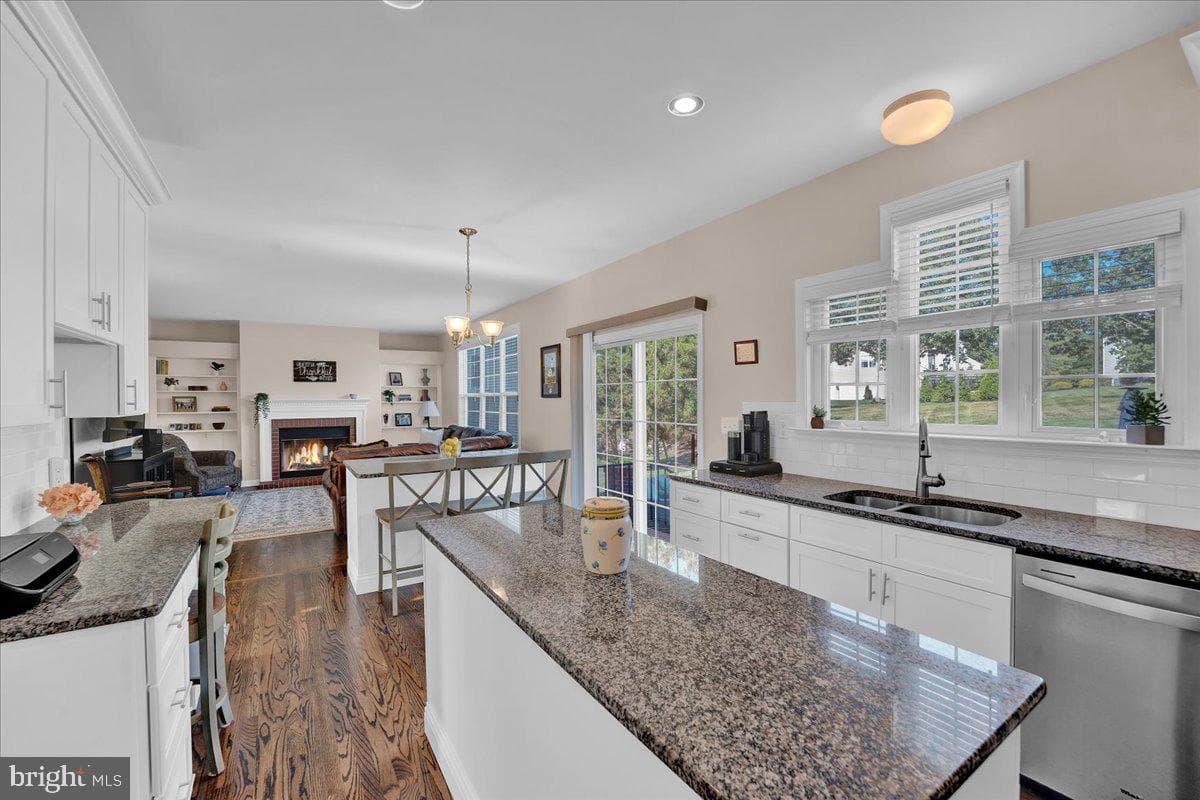 624 Chatsworth Drive photo 6