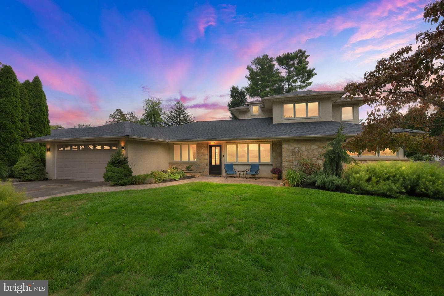 657 Pembroke Road photo 3