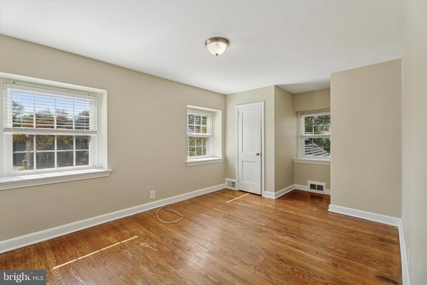 907 Nicholson Road photo 15