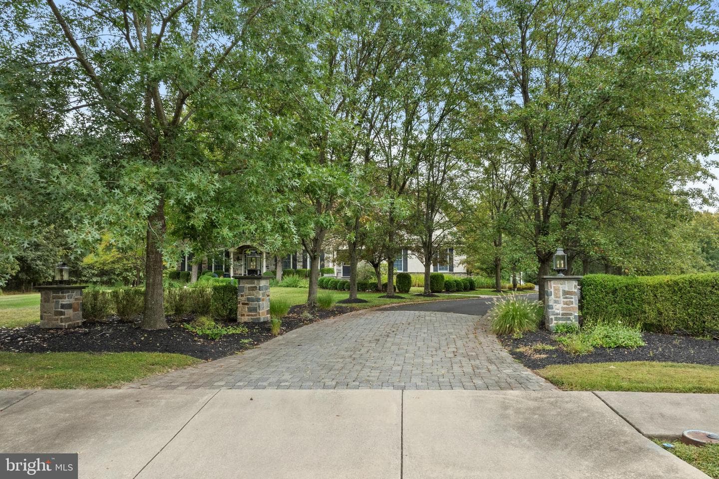 901 Ashbourne Way photo 3