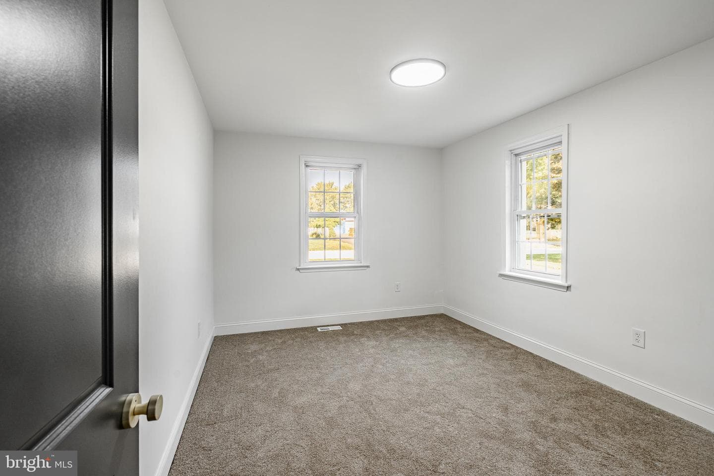174 Maple Avenue photo 15