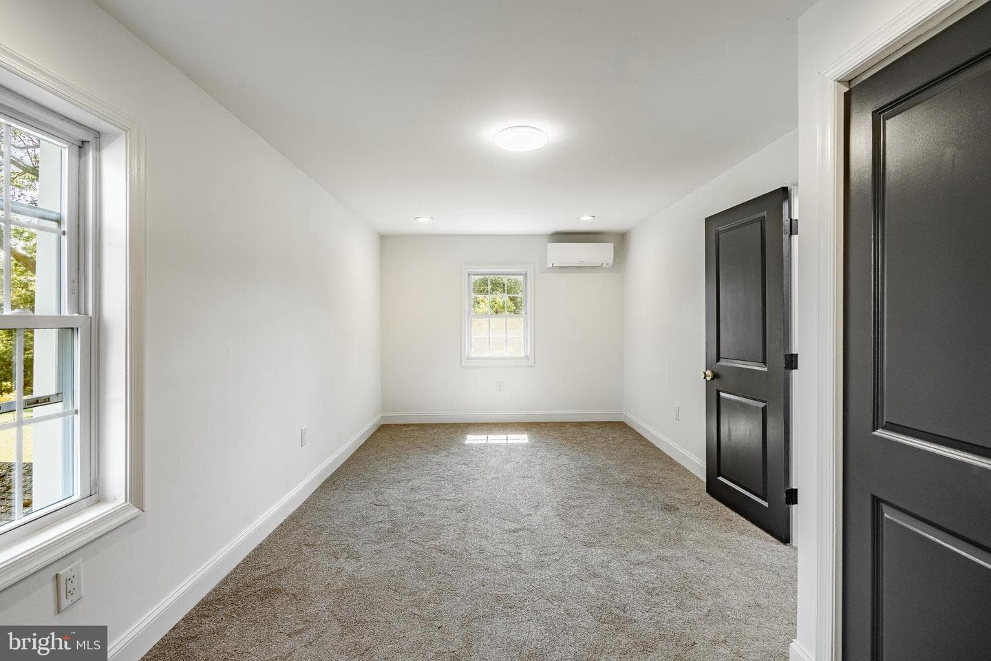 174 Maple Avenue photo 19