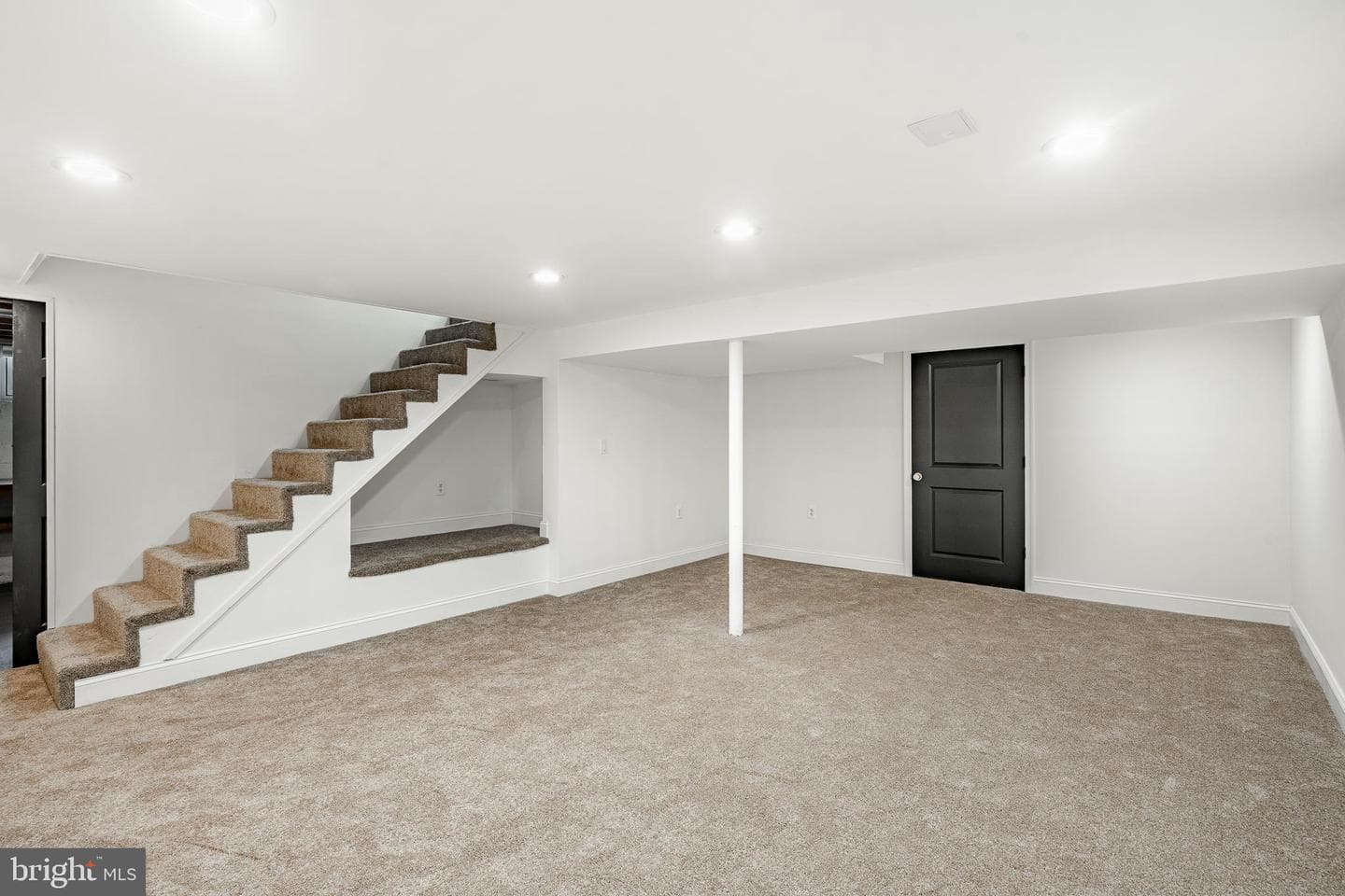 174 Maple Avenue photo 29