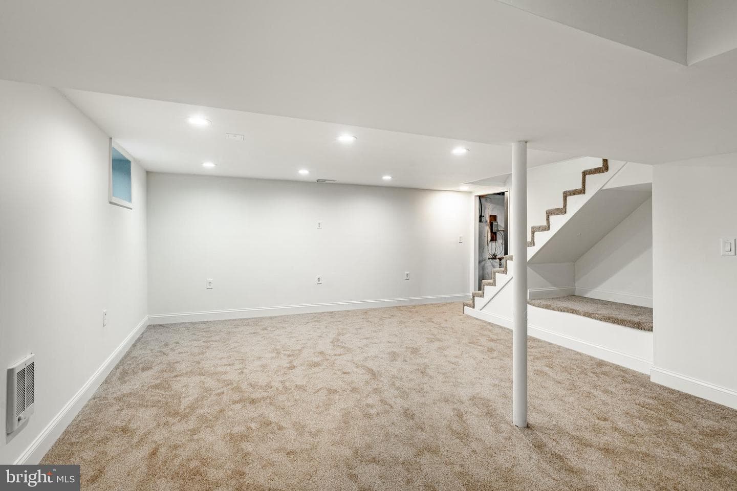 174 Maple Avenue photo 30