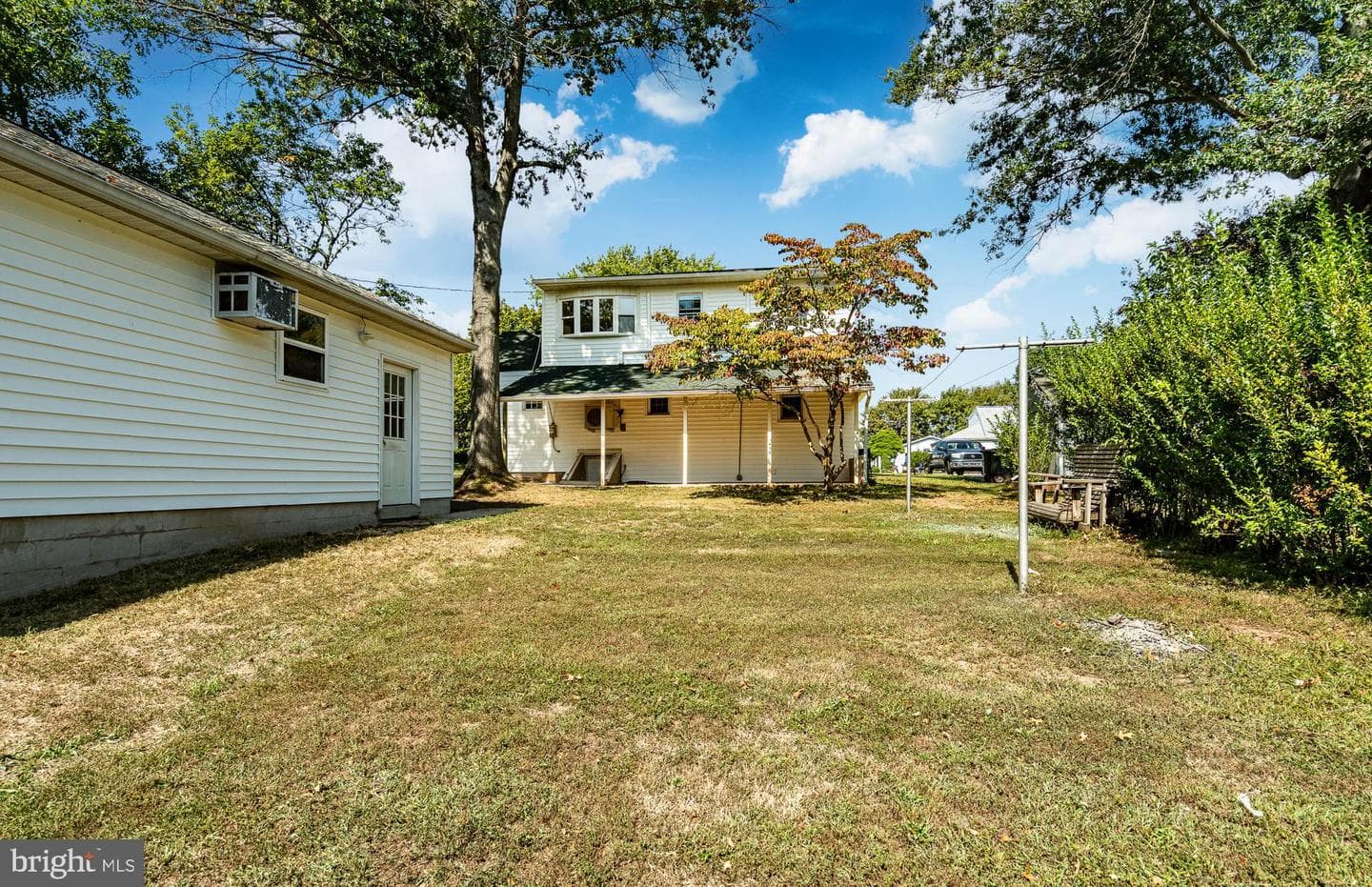 174 Maple Avenue photo 36