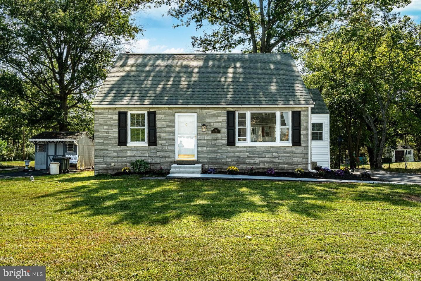 174 Maple Avenue photo 38