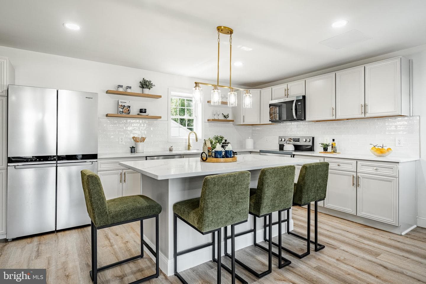 174 Maple Avenue photo 4