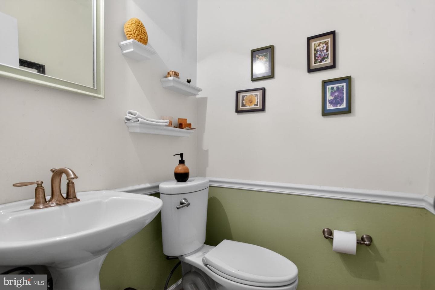1221 Thomas Drive photo 15