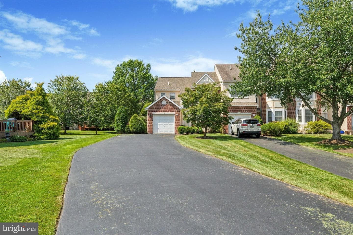 201 Chatham Court photo 2