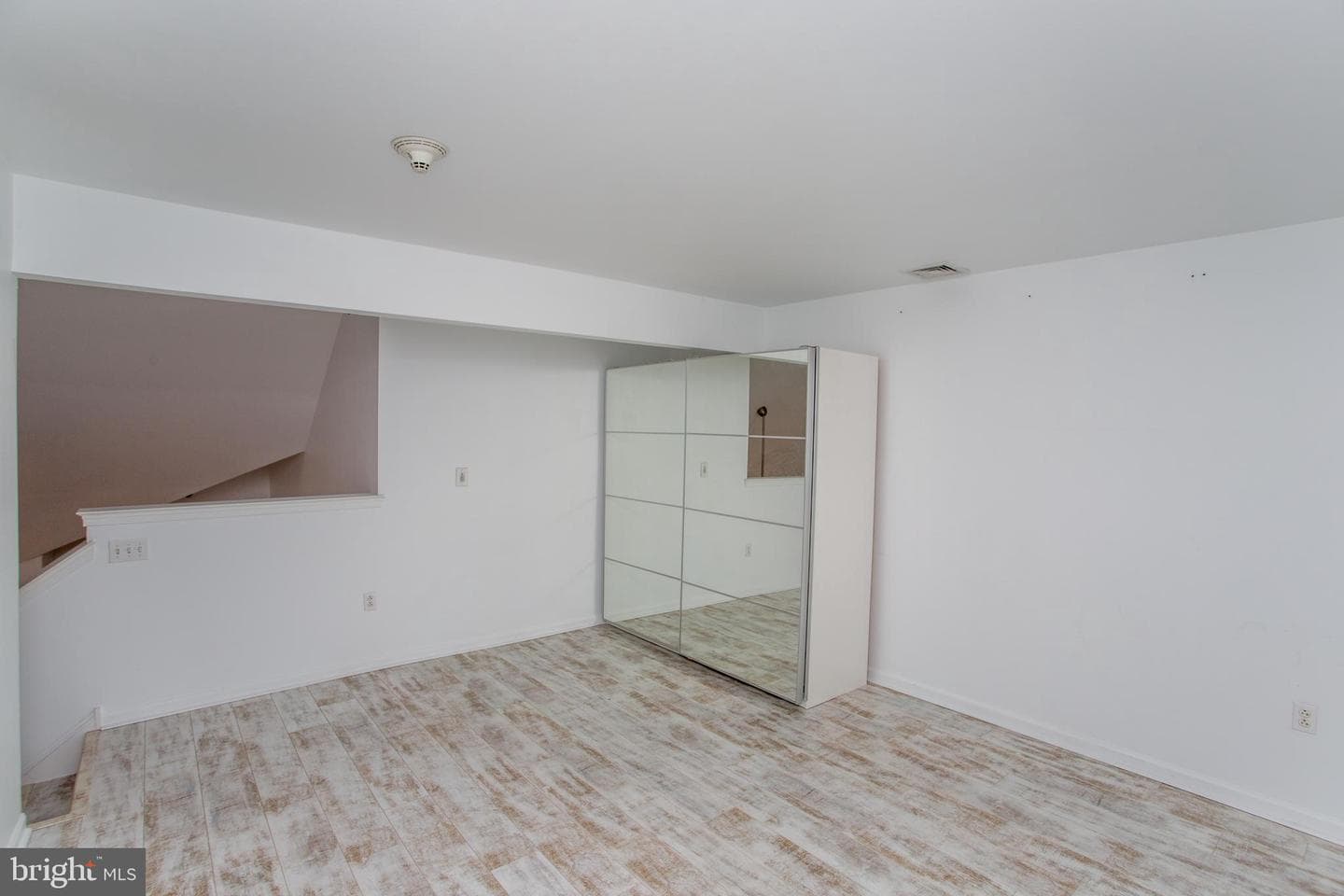 523 Carson Terrace photo 24