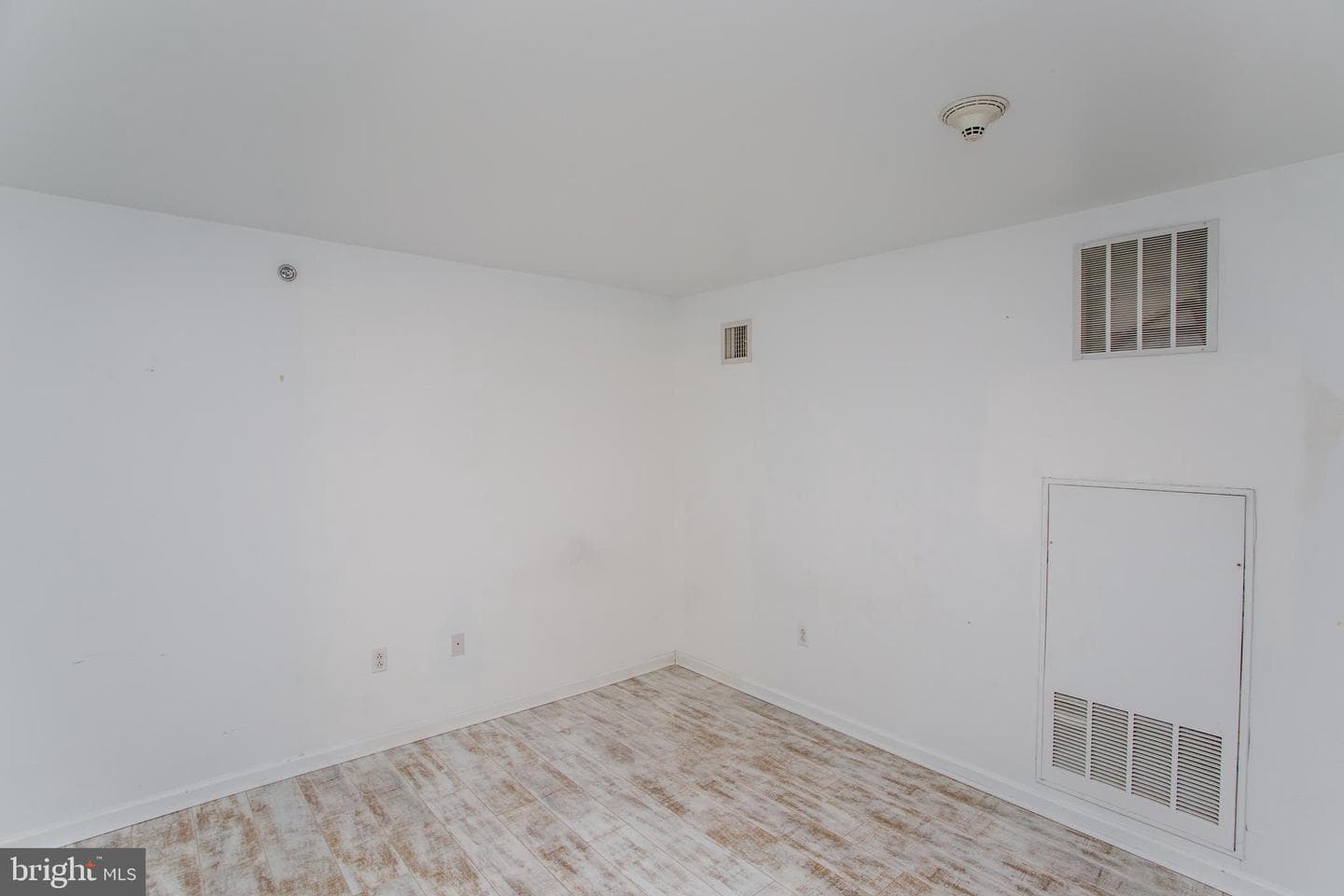 523 Carson Terrace photo 26