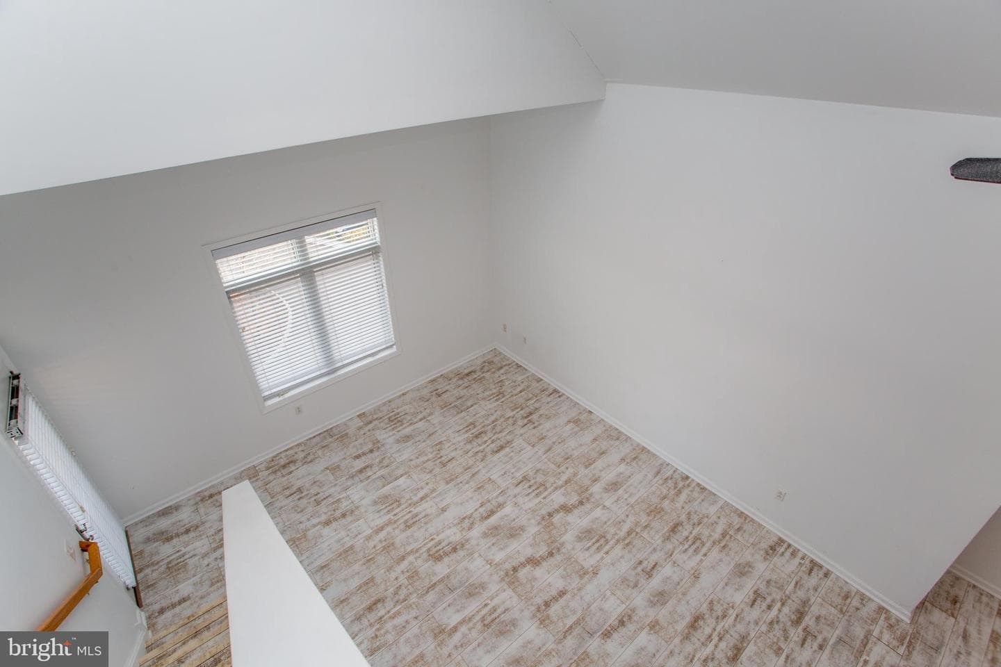 523 Carson Terrace photo 29