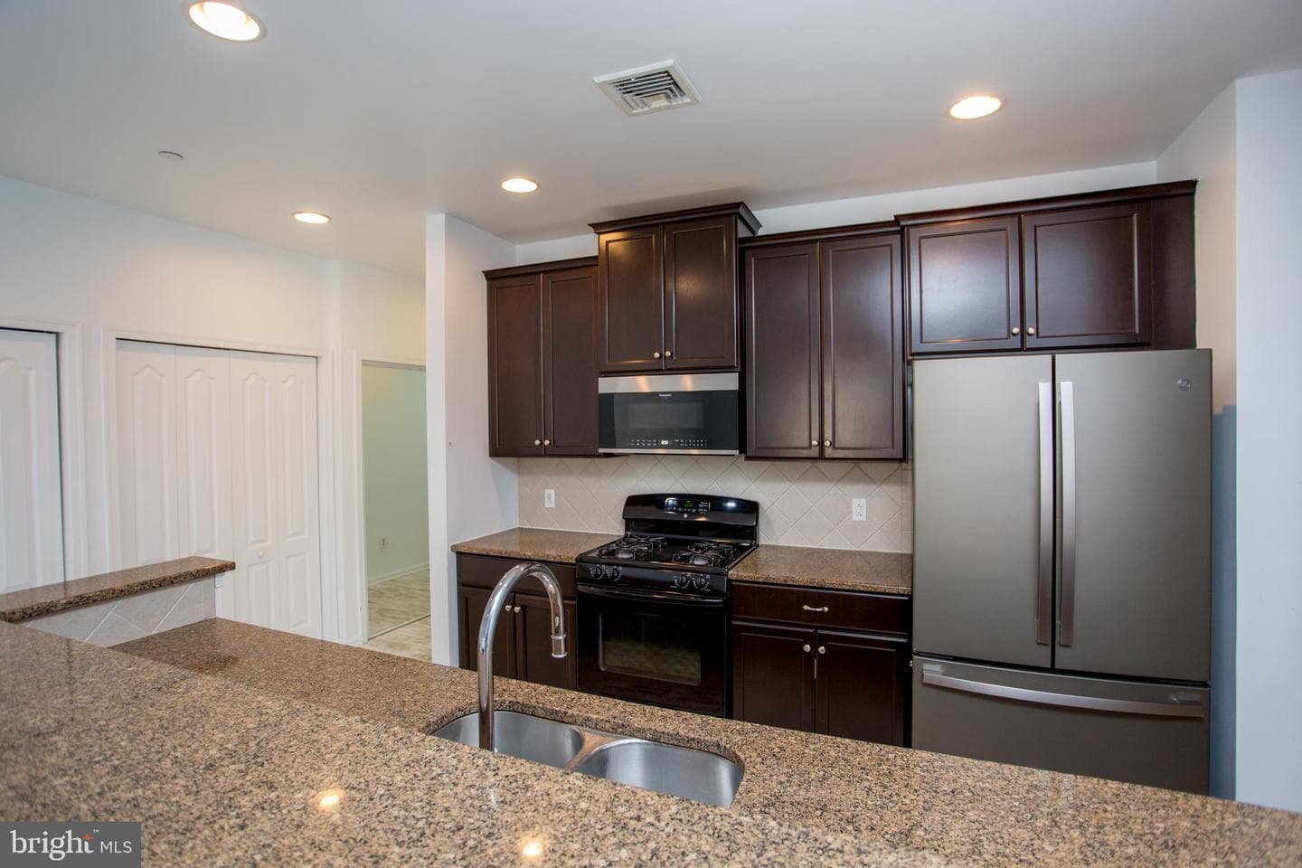 523 Carson Terrace photo 31