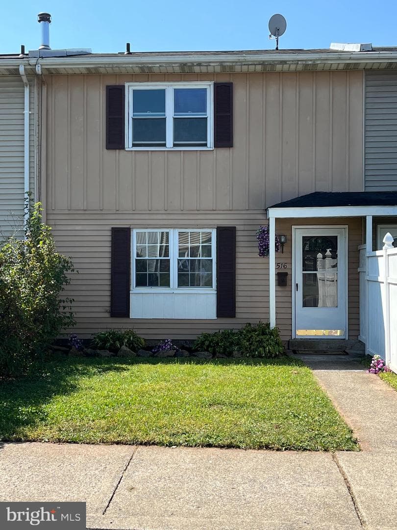 516 Colonial Drive photo 1