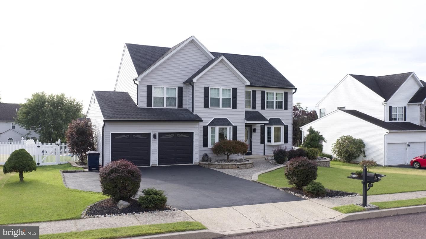 1456 Meadowview Drive photo 1